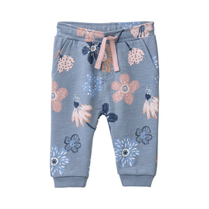 People wear organic Sweat-Hose - rauchblau AOP große Herbstblumen