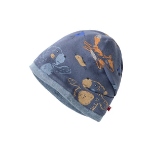 People wear organic Wendemütze GOTS - indigoblau AOP Waldtiere