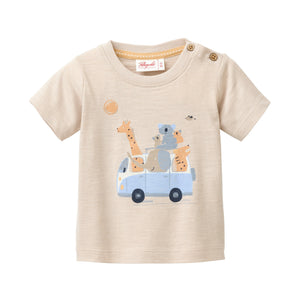 People wear organic Kurzarm-Shirt GOTS - sand Single Print „adventure trip“