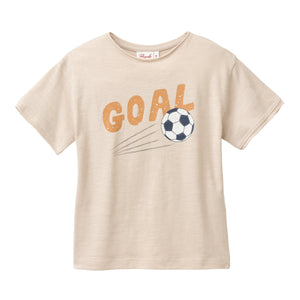 People wear organic Kinder Kurzarm-Shirt GOTS - sand Single Print Fußball