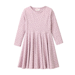 People wear organic Langarm-Kleid GOTS - dunkelmalve AOP Veilchen